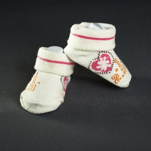Dojčenské ponožtičky: smotanové